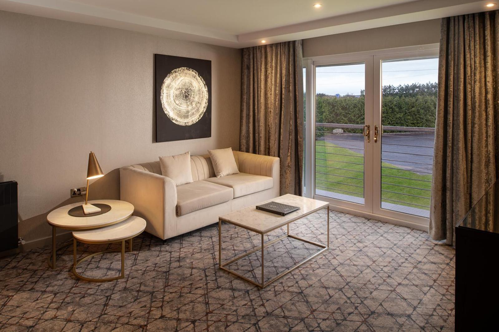 Radstone Hotel Larkhall  Buitenkant foto