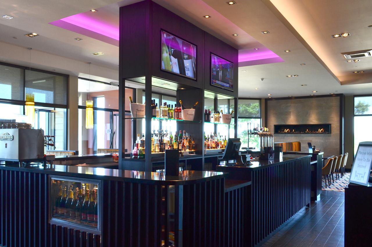 Radstone Hotel Larkhall  Buitenkant foto