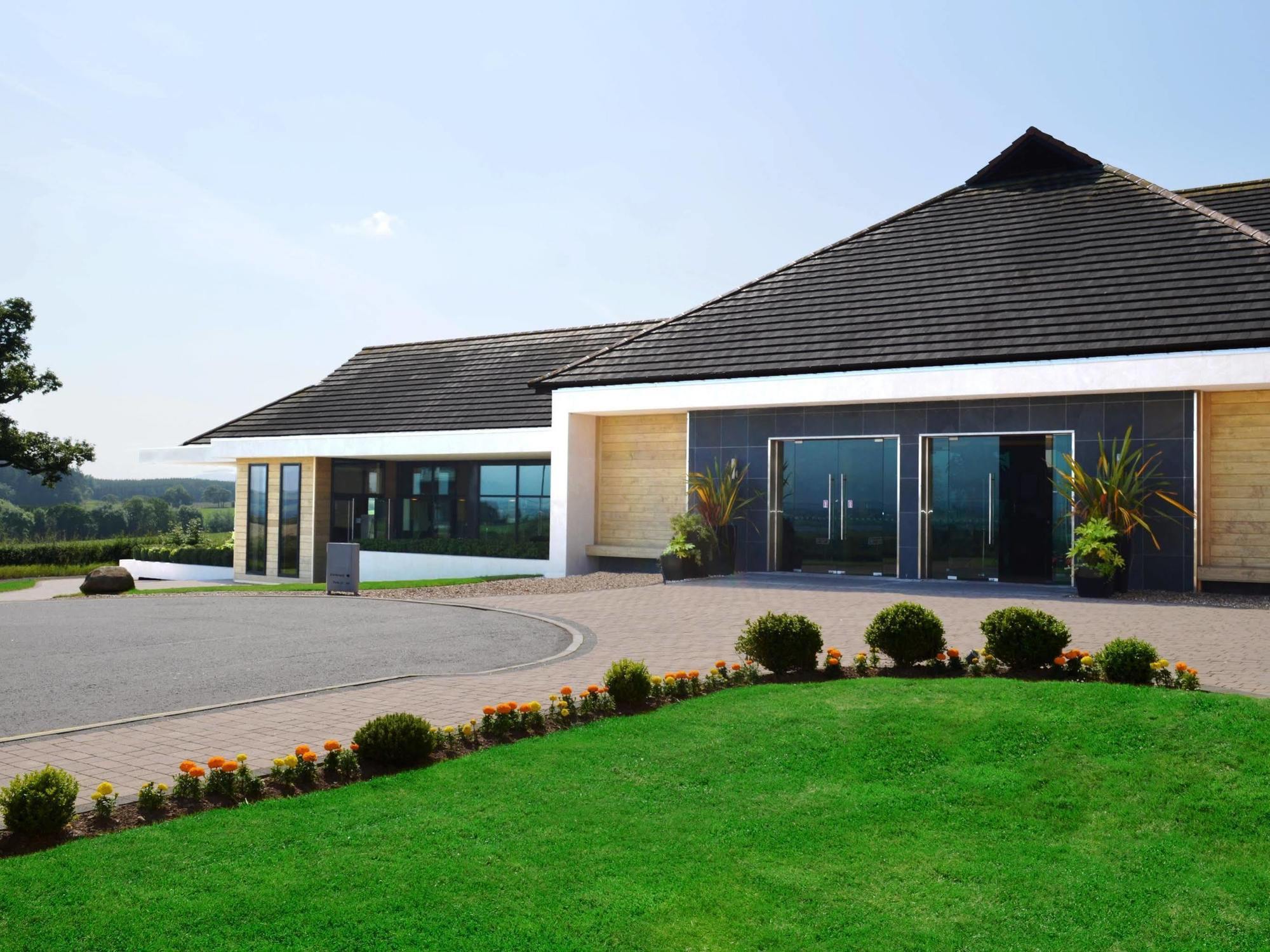 Radstone Hotel Larkhall  Buitenkant foto