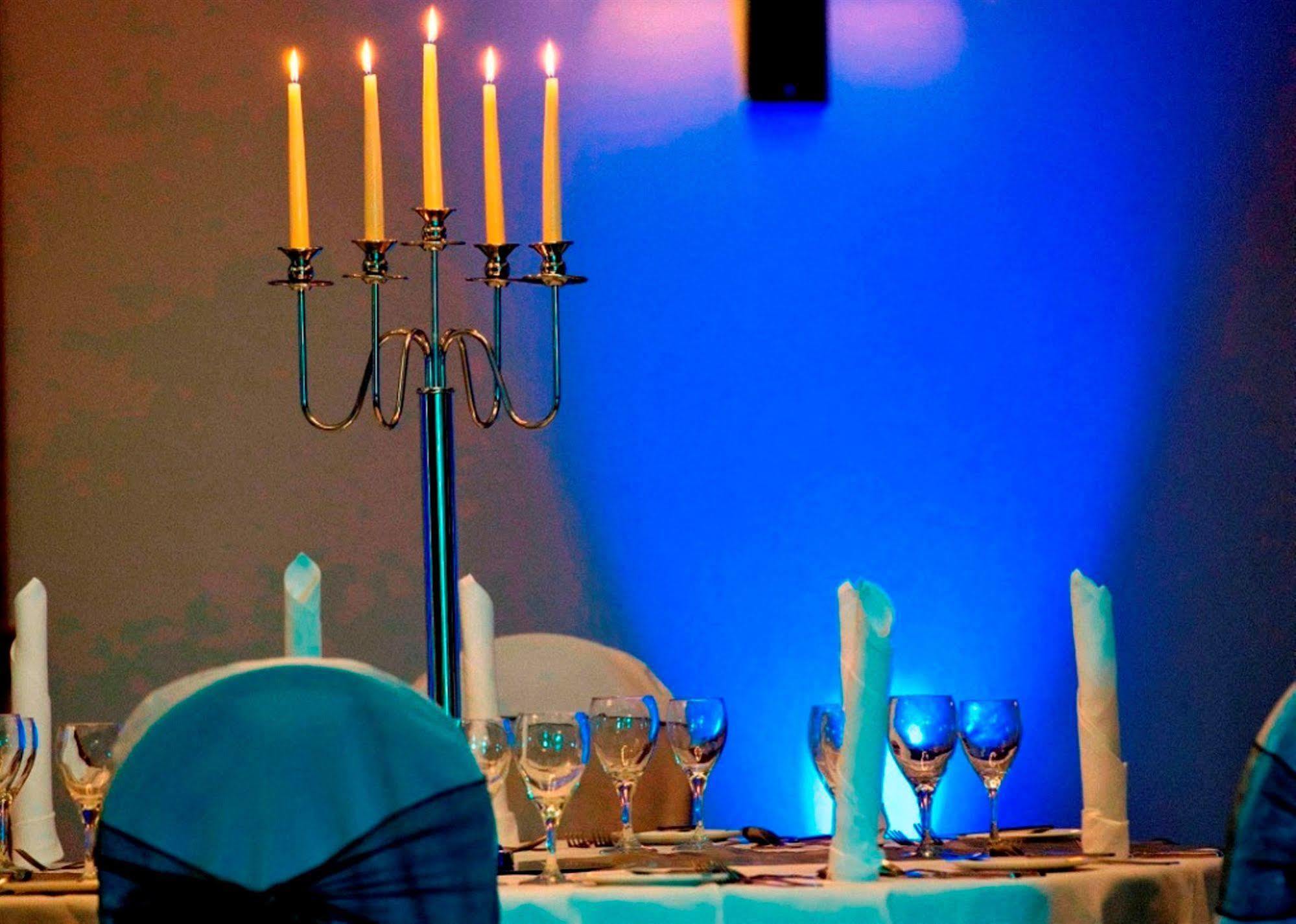 Radstone Hotel Larkhall  Buitenkant foto