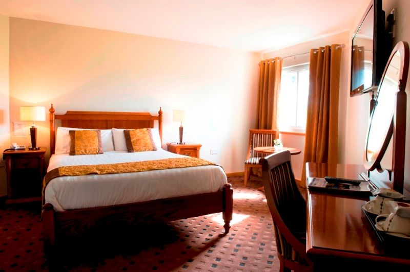 Radstone Hotel Larkhall  Buitenkant foto