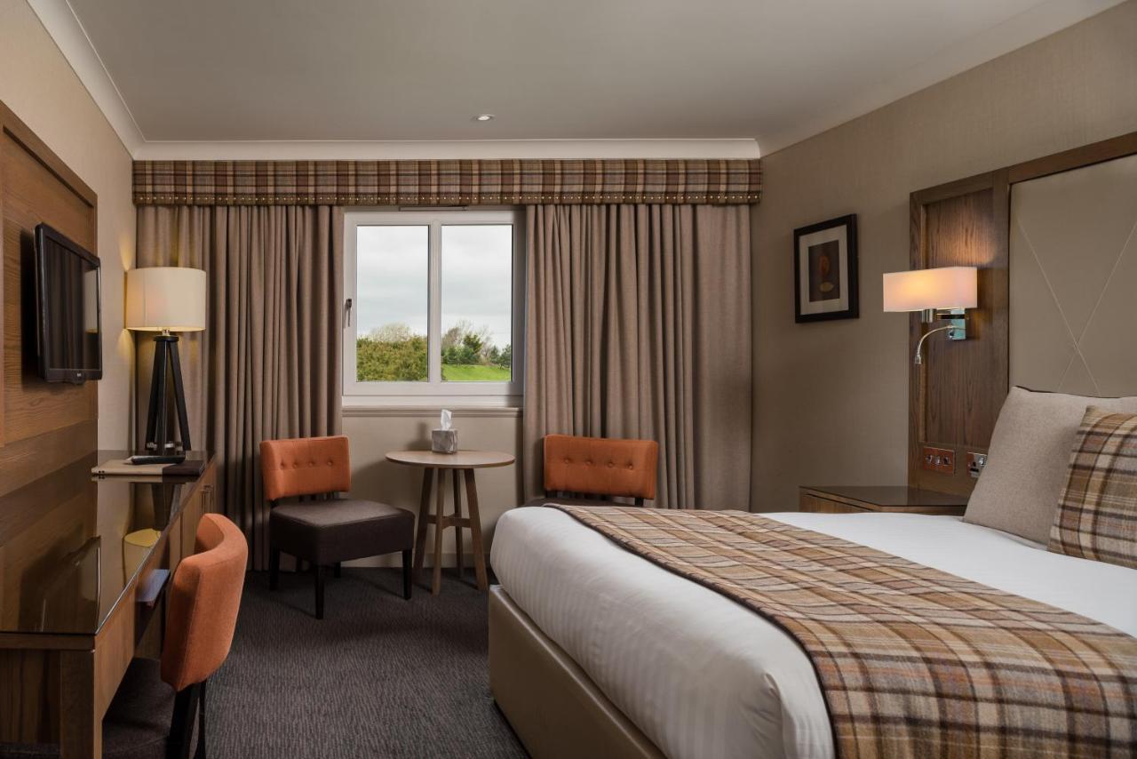 Radstone Hotel Larkhall  Buitenkant foto