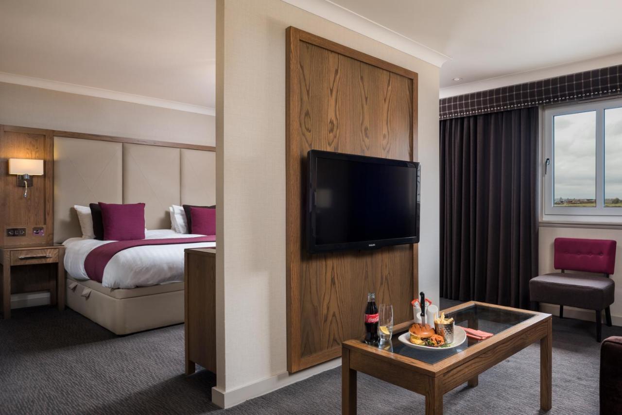 Radstone Hotel Larkhall  Buitenkant foto