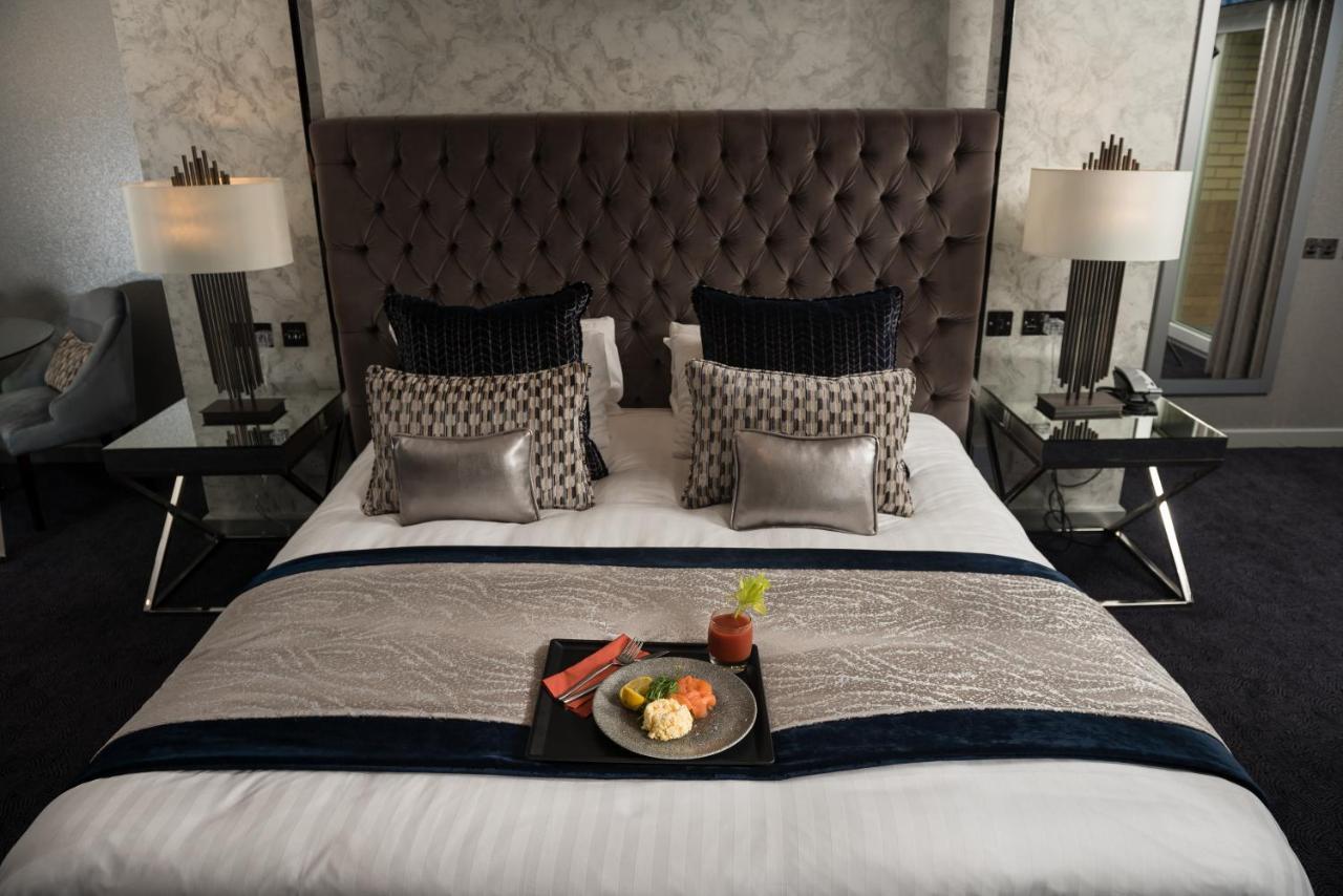 Radstone Hotel Larkhall  Buitenkant foto