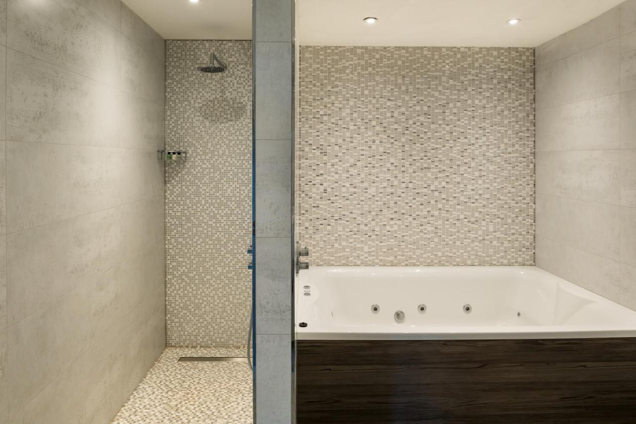 Radstone Hotel Larkhall  Buitenkant foto